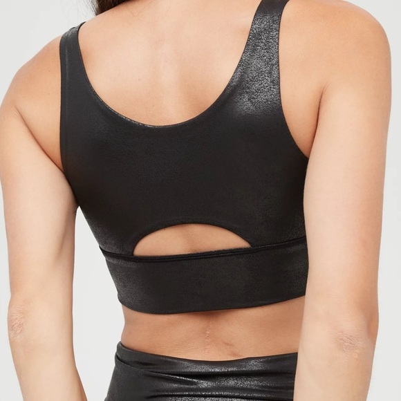 New OFFLINE By Aerie The Hugger Crackle Sports Bra in Black - Picture 2 of 6